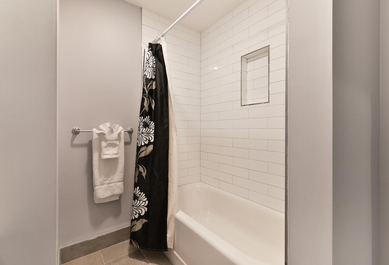 Global Luxury Suites At Longwood Brookline Eksteriør billede