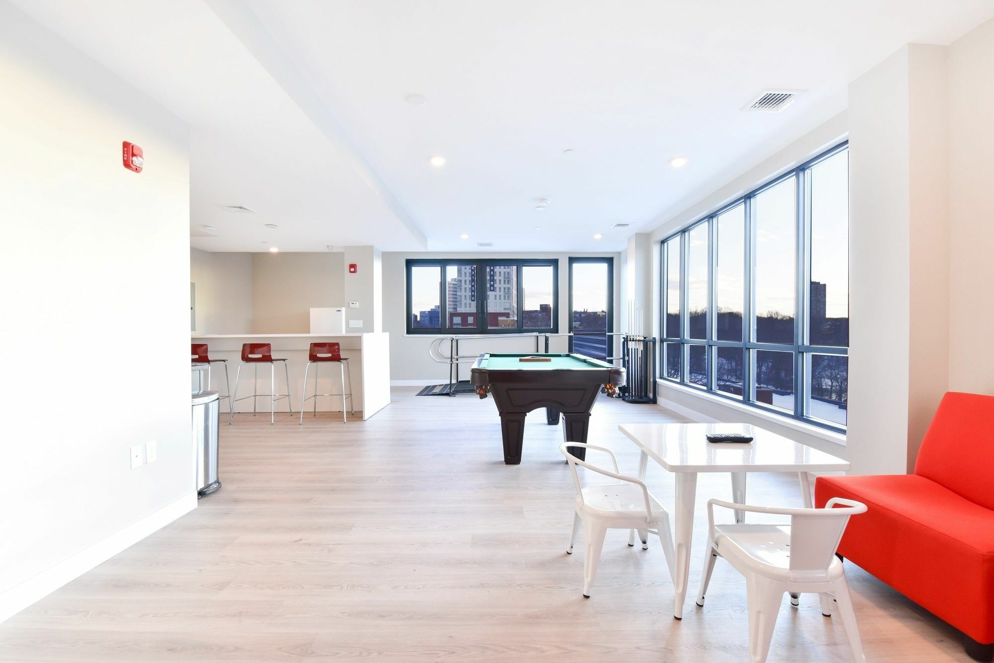 Global Luxury Suites At Longwood Brookline Eksteriør billede